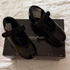 Revolution Shiny Black Kids Dress Shoes size US 10.5
